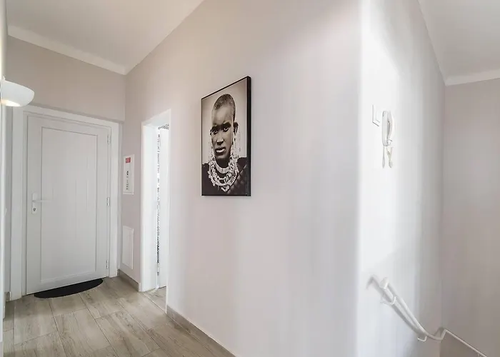 Spacious Stylish *